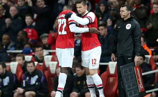 Lộ chuyện "tâm sự đêm khuya" với bồ nhí, sao Arsenal lên tiếng xin lỗi