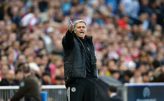 Mourinho – kẻ thù lớn cuối cùng của Liverpool