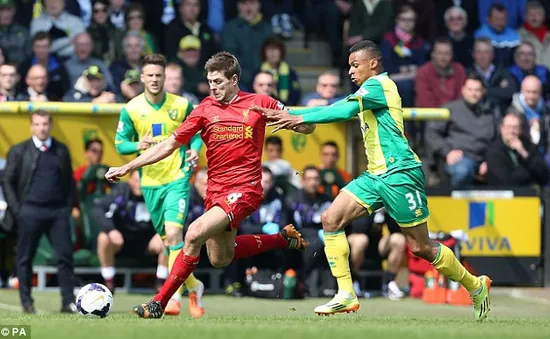 Gerrard sẽ đá… trung vệ trong trận gặp Chelsea