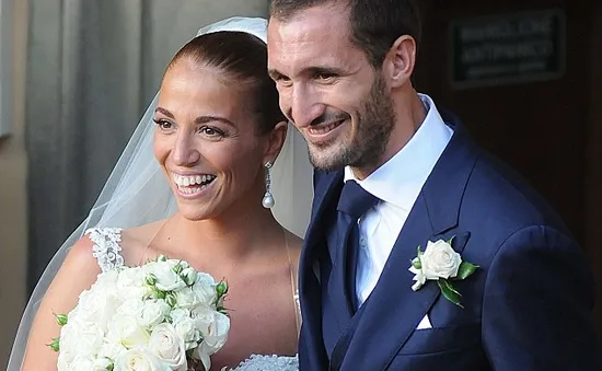 Sau scandal Suarez “cắn càn”, Chiellini quyết định cưới vợ