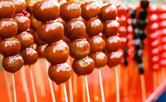 Kẹo hồ lô, món quà Tết không thể thiếu ở Trung Quốc 