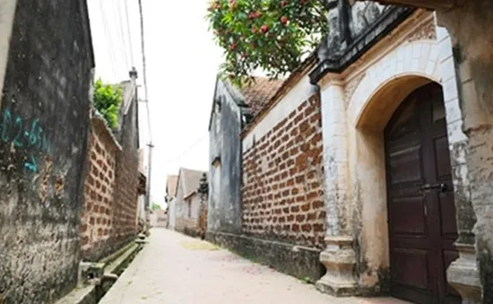 Làng cổ Đường Lâm: Bảo tồn hay phát triển? 