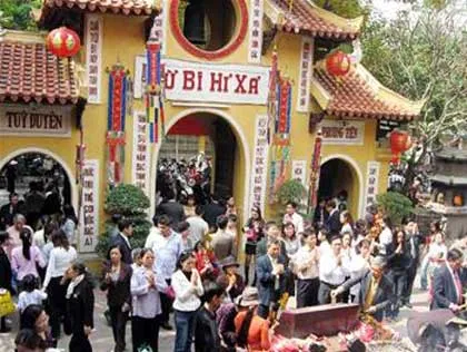 Lễ chùa đầu năm - phần không thể thiếu của Tết Việt  
