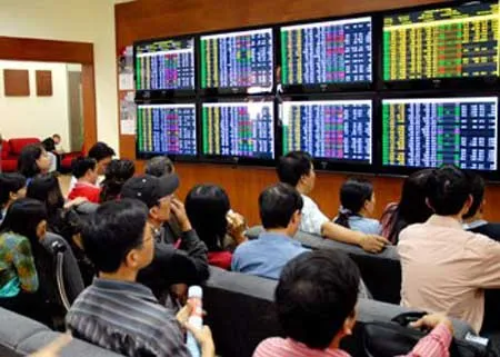 20/5: Thị trường chứng khoán sôi động phiên chiều 
