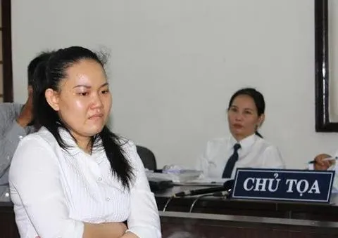 18 năm tù cho bảo mẫu đạp chết bé 18 tháng tuổi