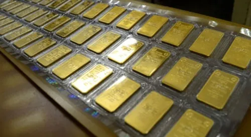 Giá vàng trong nước giảm theo thế giới