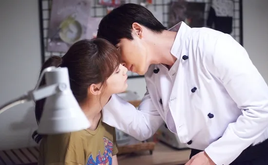Những khoảnh khắc lãng mạn giữa "Tiểu thư gấu trúc và công tử nhím"