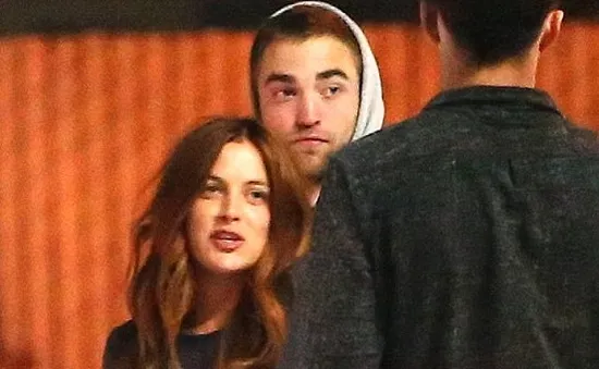 Robert Pattinson yêu cháu gái của Elvis Presley?