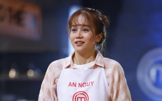 VUA ĐẦU BẾP TRỌN BỘ HÀNH TRÌNH ẨM THỰC CỦA THẦN BẾP TINH HOA