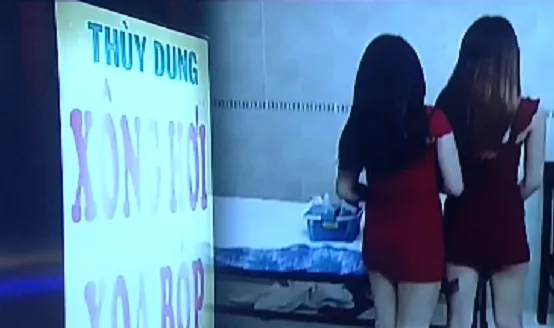 Porno xotini dostlar tomonidan becerdin