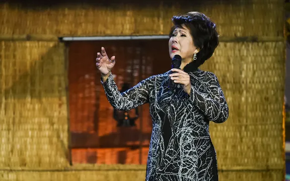Phng Dung: Quay v Vit Nam, ti khng ng Bolero tr li nh sng thn