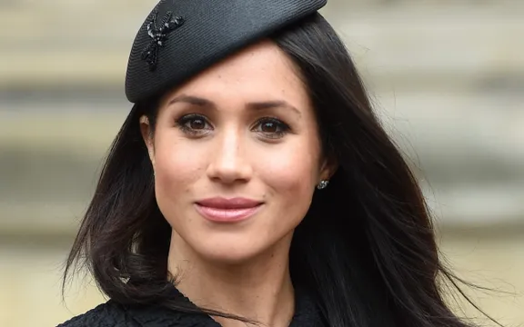 Công nương Meghan Markle chính thức ra mắt bộ sưu tập thời trang