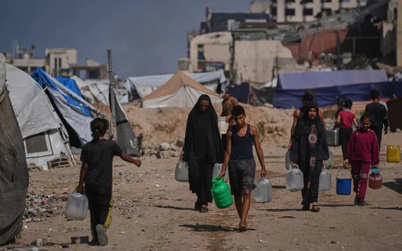 Gaza ngập trong đống đổ nát nặng gấp 170 lần tòa nhà biểu tượng của Mỹ Gaza ngập trong đống đổ nát nặng gấp 170 lần tòa nhà biểu tượng của Mỹ