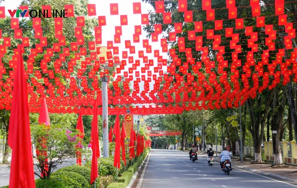 Tuyên Quang: Rực rỡ cờ hoa sẵn sàng cho Đại hội Đảng bộ tỉnh lần thứ I