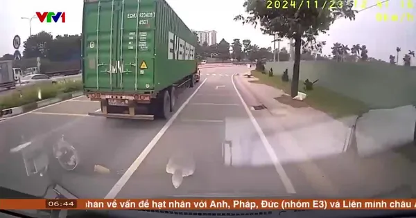 Xe container chèn ép không cho xe khác vượt qua
