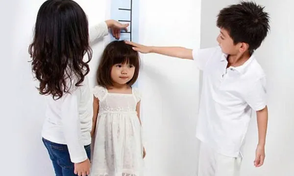 WHO cảnh báo: Trẻ thấp còi kéo dài sau 2 tuổi có nguy cơ chậm phát triển trí não, miễn dịch kém hay ốm vặt
