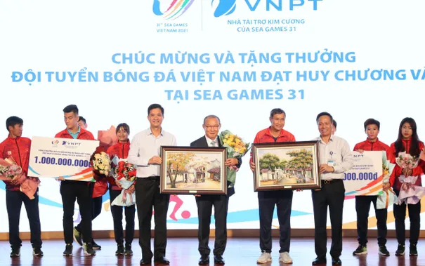 VNPT thưởng “nóng” 2 tỷ đồng cho đội tuyển bóng đá nam U23 và đội tuyển bóng đá nữ Việt Nam