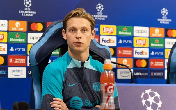 Frenkie de Jong phẫn nộ về những tin đồn liên quan tới tương lai của mình