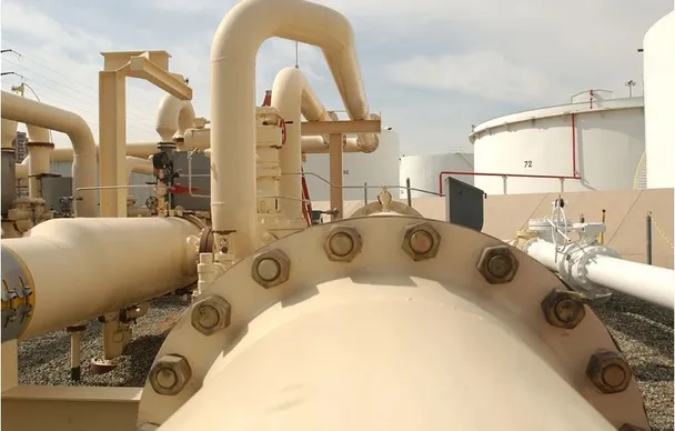 Giá dầu Mỹ giảm xuống dưới 100 USD/thùng