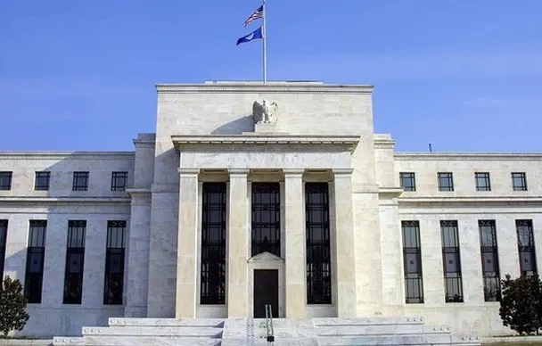 FED có thể hoãn cắt giảm lãi suất đến giữa năm