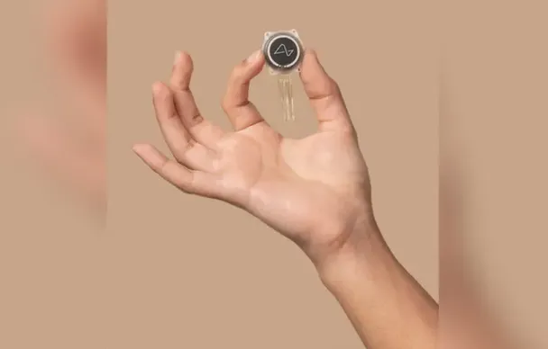 Người mắc bệnh xơ cột bên teo cơ (ALS) có thể nói trở lại nhờ cấy chip vào não