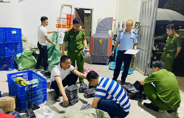 Thu giữ gần 1.500 sản phẩm hàng hóa giả mạo nhãn hiệu