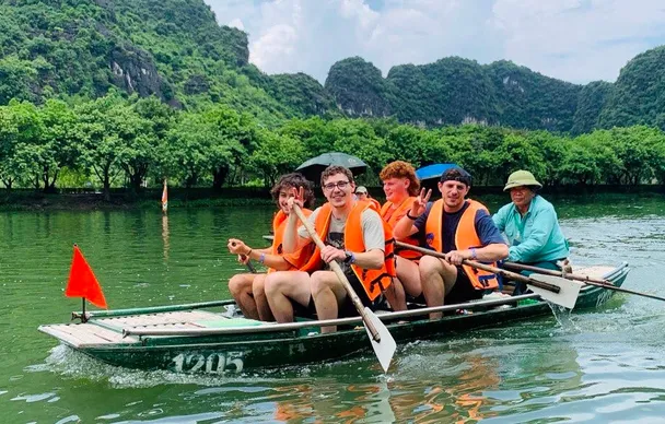 Triển khai kiểm tra công tác chấp hành các quy định pháp luật và đảm bảo chất lượng trong ngành du lịch