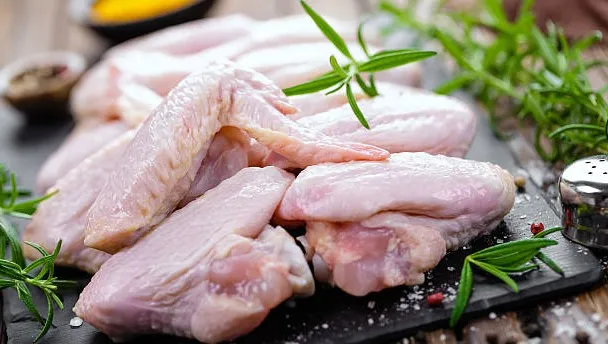 Việt Nam chi 200 - 300 triệu USD mỗi năm nhập gà đông lạnh