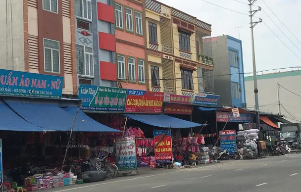 Tiểu thương chợ Thổ Tang trở lại buôn bán