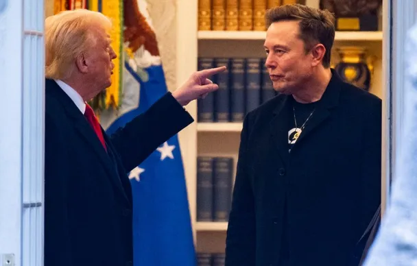 Quan hệ với tổng thống Donald Trump rạn nứt, cổ phiếu Tesla của Elon Musk giảm sâu