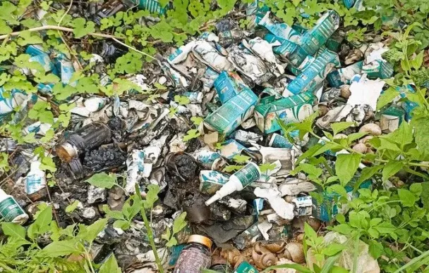 Chủ kênh Tiktok “Gia đình Hải Sen” bị bắt: Nhiều sản phẩm bị đốt cháy nham nhở, vứt bỏ bên đường