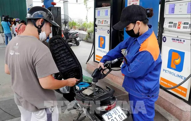 Giá xăng đồng loạt giảm từ 0h ngày 1/7