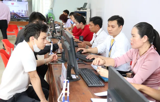 Bộ Xây dựng công bố cắt giảm, đơn giản hóa gần 300 thủ tục hành chính