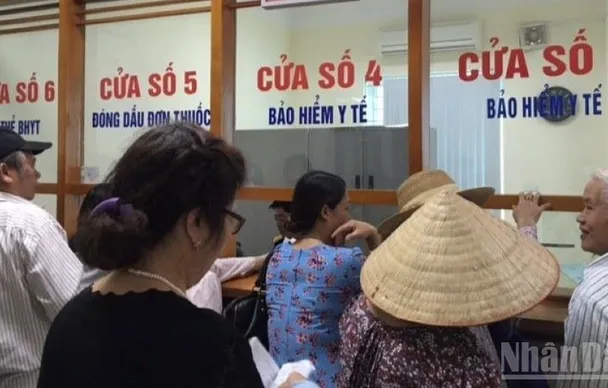 Bộ Y tế phản hồi đề xuất thông tuyến bảo hiểm y tế, trợ cấp sớm cho người từ 70 tuổi