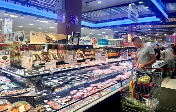 Siêu thị tăng dự trữ gạo, mỳ tôm, rau củ… gấp 2 - 3 lần ứng phó mưa bão