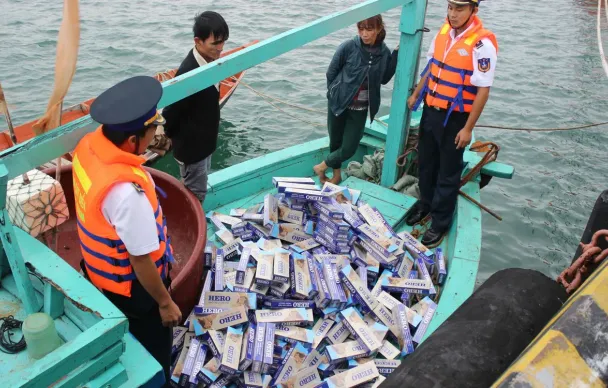Trốn thuế trên biển: Thương cảng thành điểm nóng