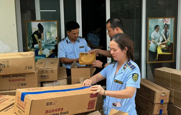 Liên tiếp phát hiện cơ sở kinh doanh bánh trung thu nhập lậu ở Hà Nội