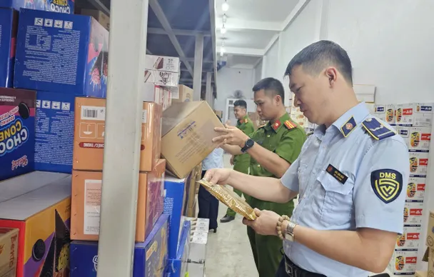 Phát hiện cơ sở kinh doanh bánh trung thu nhập lậu trị giá 24 triệu đồng tại Hà Nội
