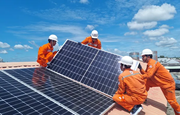 Tăng cường thực thi tiết kiệm điện và phát triển điện mặt trời mái nhà