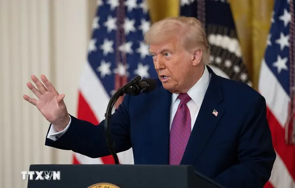 Tổng thống Mỹ kêu gọi áp trần lãi suất thẻ tín dụng 10%