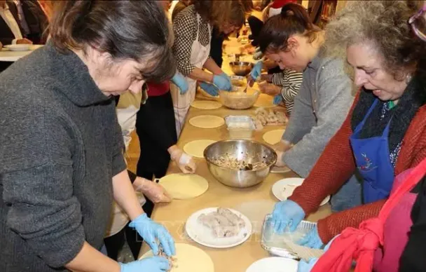 Nem, chả giò, bánh tráng Việt Nam “nhập gia” vào bếp Âu