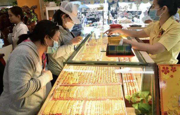 Cảnh báo bẫy FOMO và bài học về tâm lý thép khi đầu tư vàng