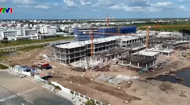 Thi công xuyên Tết trên các công trường trọng điểm ở cực Nam Tổ quốc