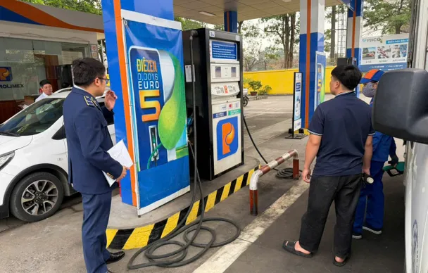 Hà Nội tăng cường kiểm tra, giám sát hoạt động kinh doanh xăng dầu trên địa bàn