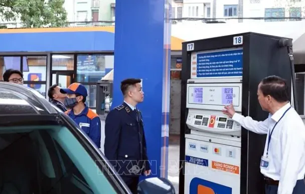 Phần lớn cửa hàng kinh doanh xăng dầu tại Hà Nội hoạt động bình thường