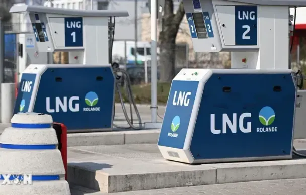 Tàu chở 63.000 tấn LNG từ Trung Đông cập cảng ở Thị Vải