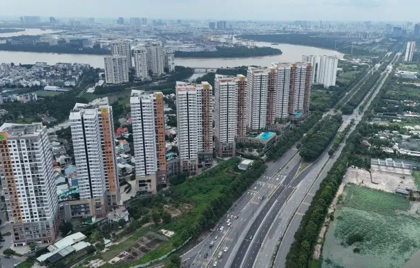 Người trẻ ngại mua nhà vì giá liên tục tăng cao