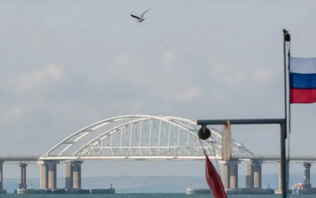 Nga tạm thời đóng cầu Crimea sau loạt vụ nổ ở thành phố Kerch