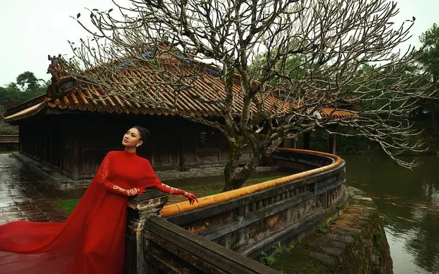 Lê Thanh Hòa tái hiện ký ức vàng son của cố đô Huế trên sàn diễn thời trang