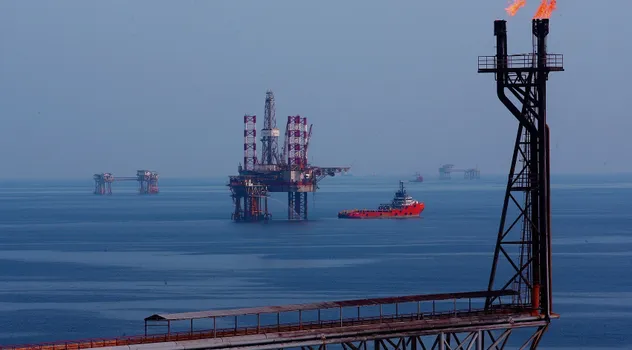 Giá dầu thô tăng mạnh trở lại